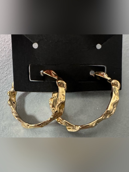Jewelry - Gold tone Textured Hoop Earrings - Women's Jewelry classy chic modern